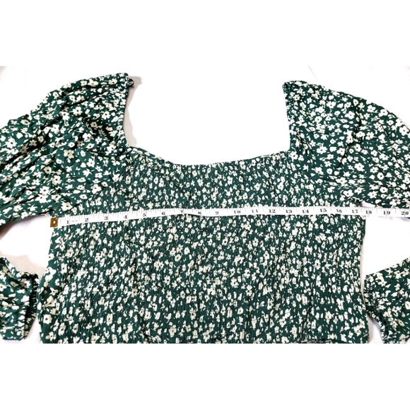 NWT Elodie Blouse Size L Green Floral Cropped - Picture 4 of 11